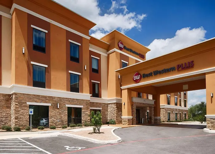 Best Western Plus Elmendorf Hotel San Antonio Hotel